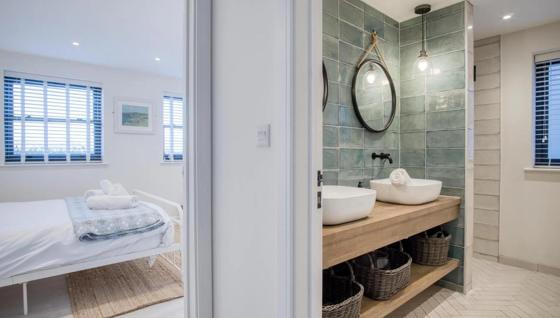 Ty Megan - 3 Bedroom Cottage - Bayview Oxwich 0*,  United Kingdom